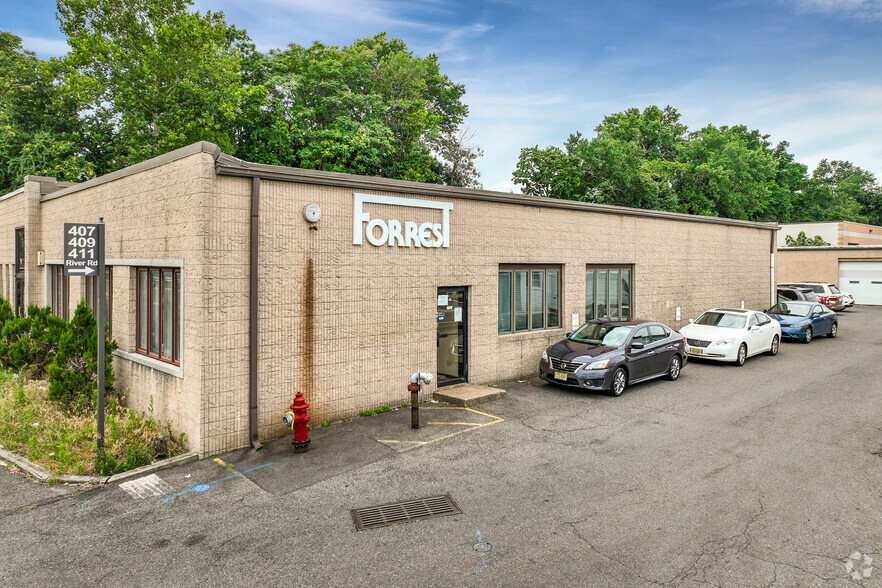 407-411 River Rd, Clifton, NJ for lease - Primary Photo - Image 1 of 5