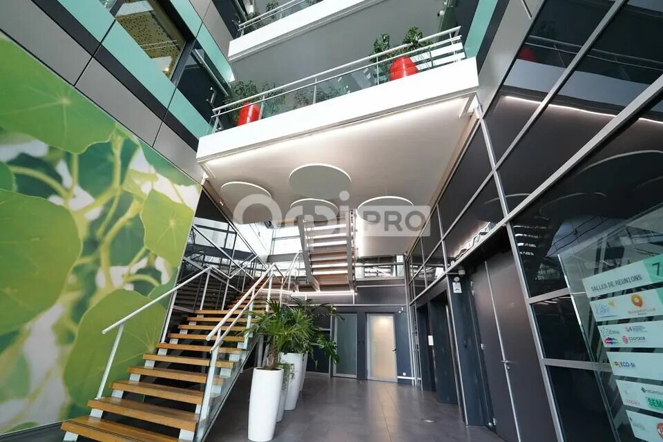 Location Bureaux 270 m² - Photo 1