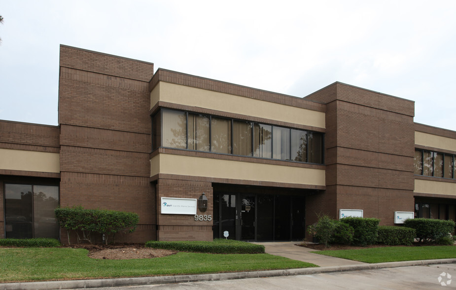 9835 Whithorn Dr, Houston, TX for lease - Building Photo - Image 3 of 5