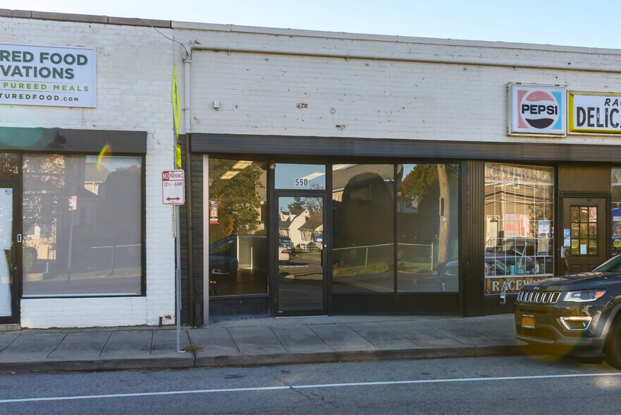 550 Westbury Ave, Carle Place, NY 11514