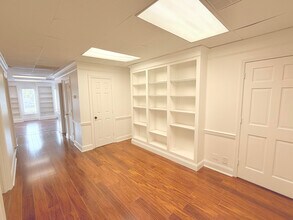 200 Market Pl, Roswell, GA for lease Interior Photo- Image 1 of 5
