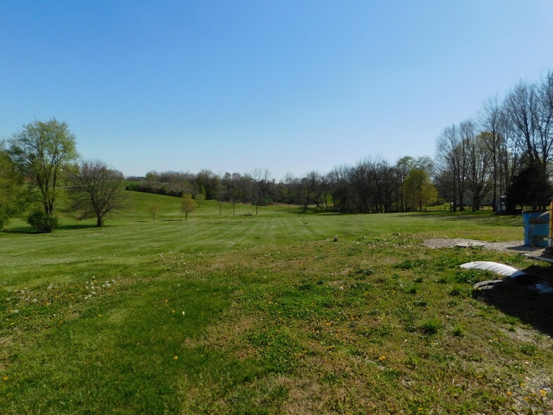 1000 W Market St, Salem, IN for sale - Building Photo - Image 2 of 4