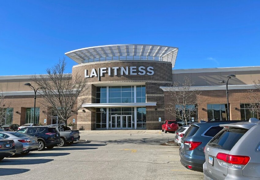 3880 Willow Rd, Northbrook, IL for sale - Building Photo - Image 2 of 3