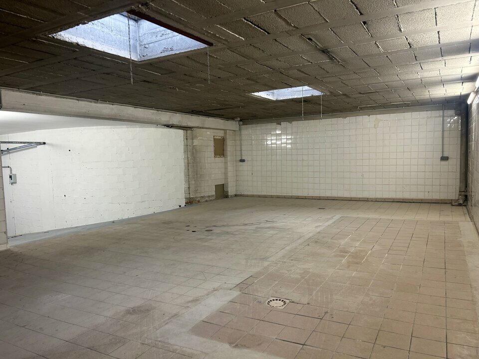 Location Entrepôt 100 m² - Photo 1