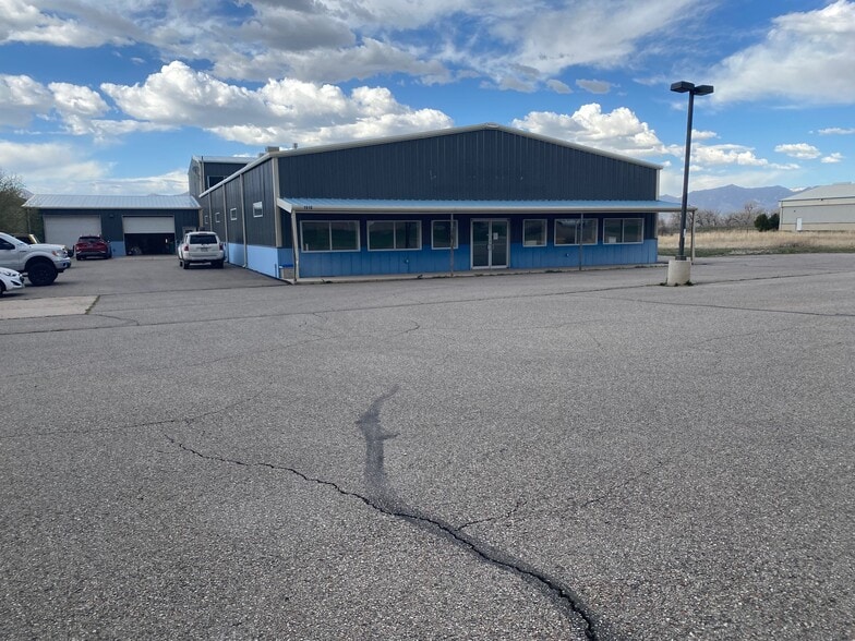 1900-1910 Airport Rd, Rifle, CO for sale - Building Photo - Image 1 of 1