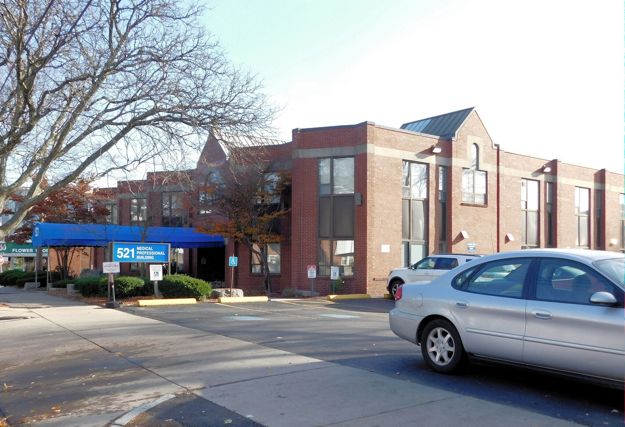 521 Mount Auburn St, Watertown, MA 02472 205 Under Agreement