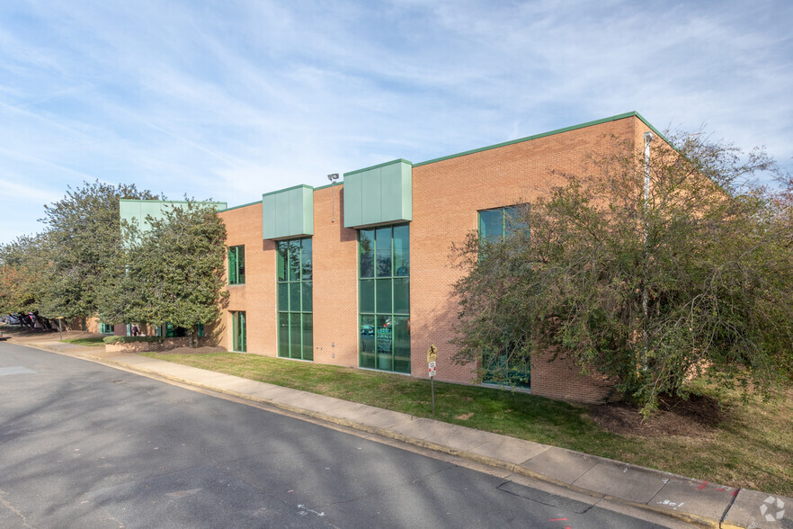 7001 Loisdale Rd, Springfield, VA for lease - Primary Photo - Image 1 of 3