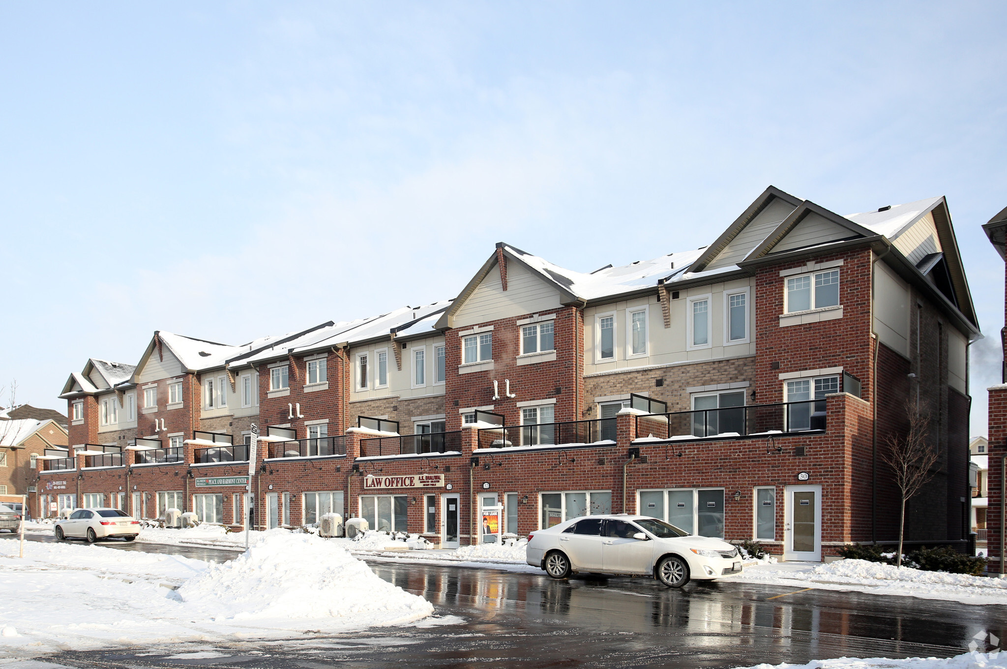 30-44 Sky Harbour Dr, Brampton, ON for lease Primary Photo- Image 1 of 4