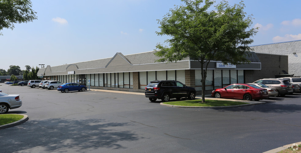 265-285 S Broadway, Hicksville, NY for lease - Building Photo - Image 3 of 4