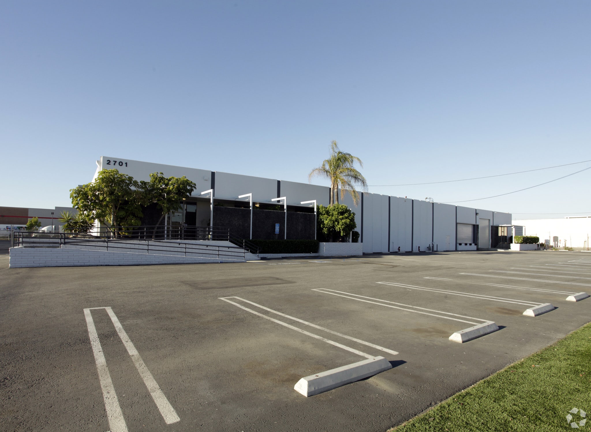 2701 Carrier Ave, Commerce, CA for lease Building Photo- Image 1 of 9