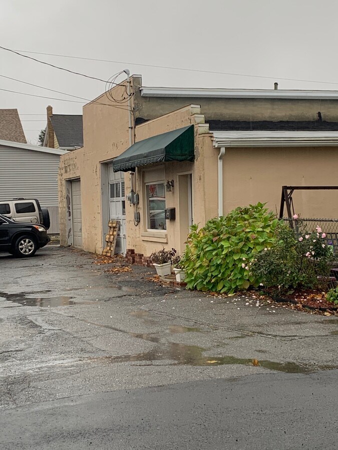 260 N Pine St, Summit Hill, PA 18250