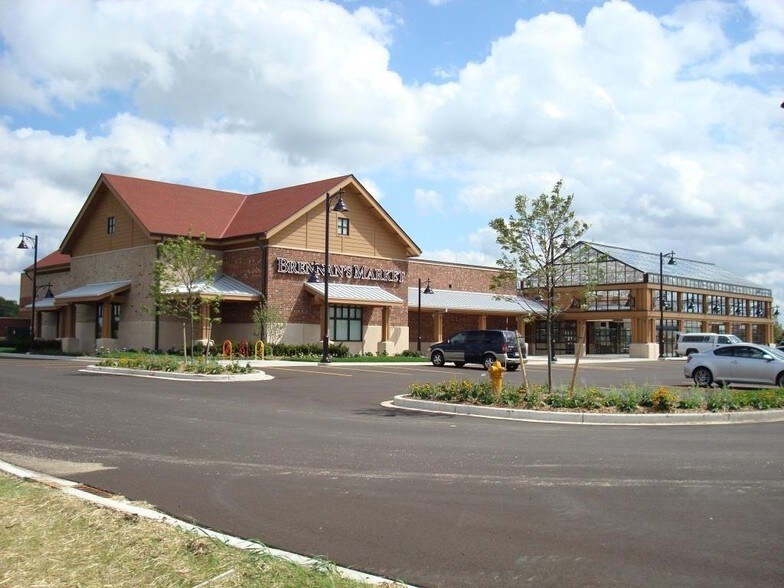 1670 Old School House Rd, Oconomowoc, WI for sale - Building Photo - Image 1 of 1