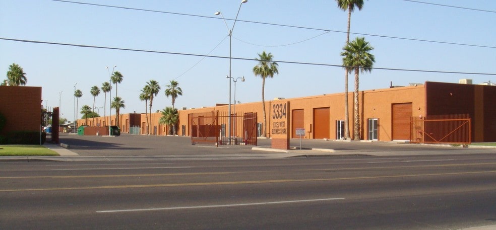 3334 W McDowell Rd, Phoenix, AZ for lease - Primary Photo - Image 1 of 9