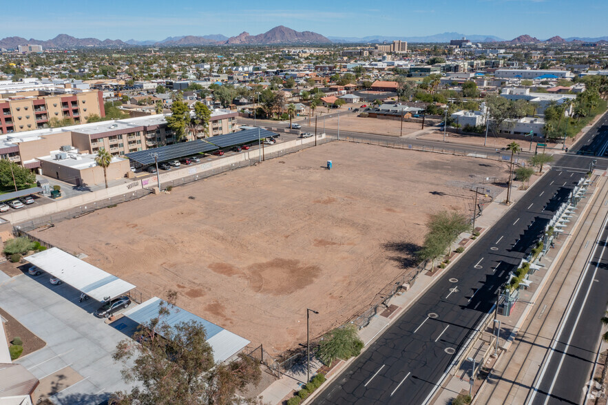 1140 E Washington St, Phoenix, AZ for lease - Primary Photo - Image 1 of 7