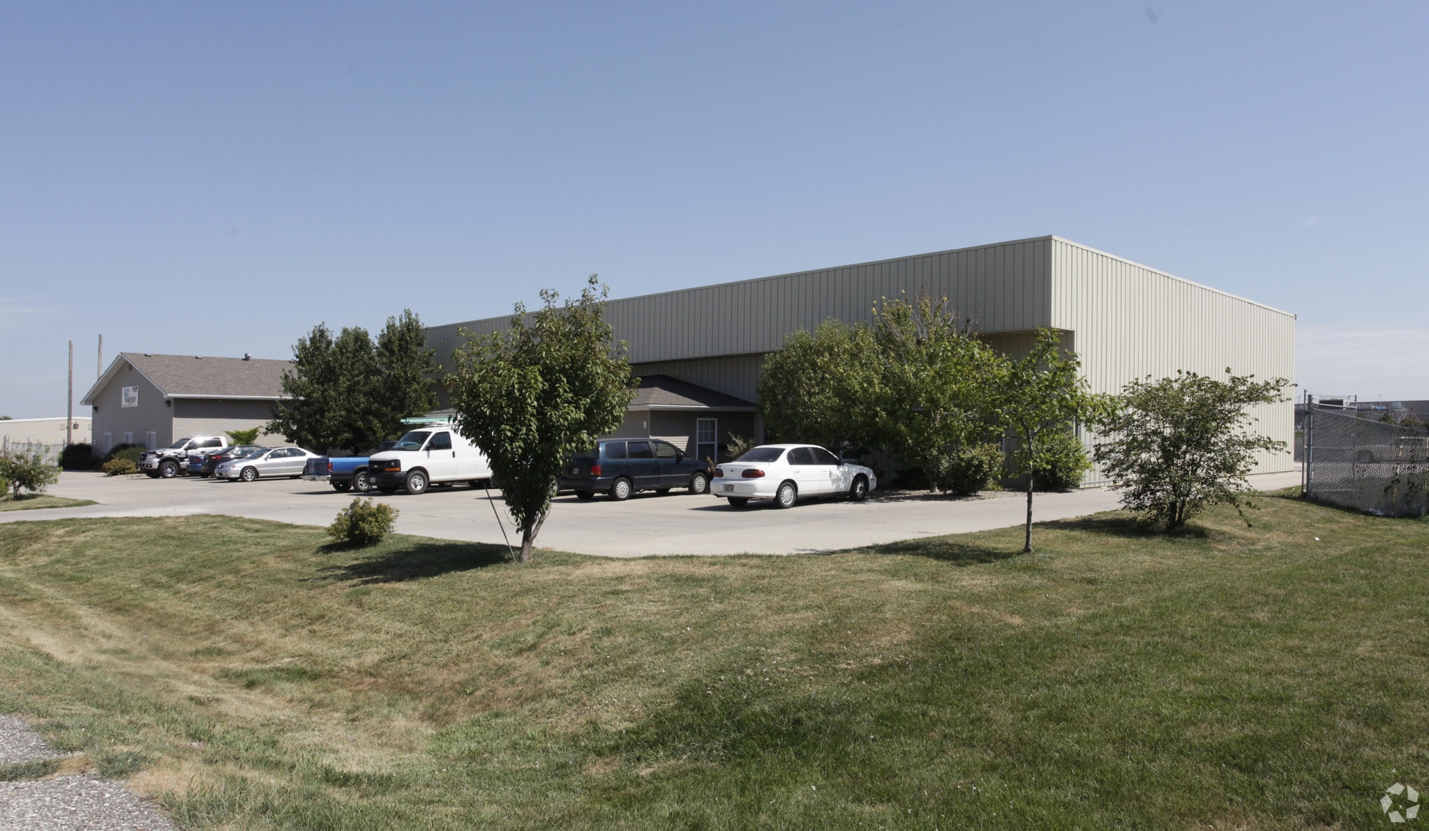 1305-1325 Lew Ross Rd, Council Bluffs, IA for sale Primary Photo- Image 1 of 1