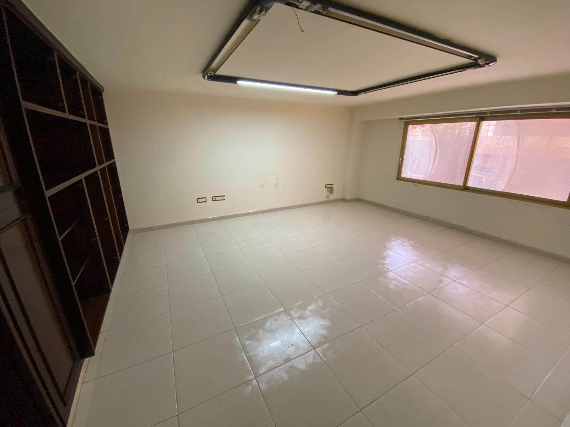 Office in Alzira for sale Building Photo- Image 1 of 26