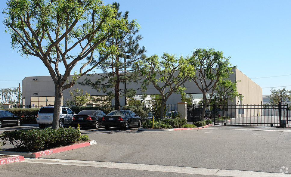 17572 Armstrong Ave, Irvine, Ca 92614 - Industrial For Sale 