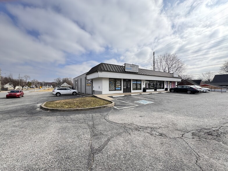 2137-2141 Dixie Hwy, Louisville, KY for sale - Building Photo - Image 1 of 5