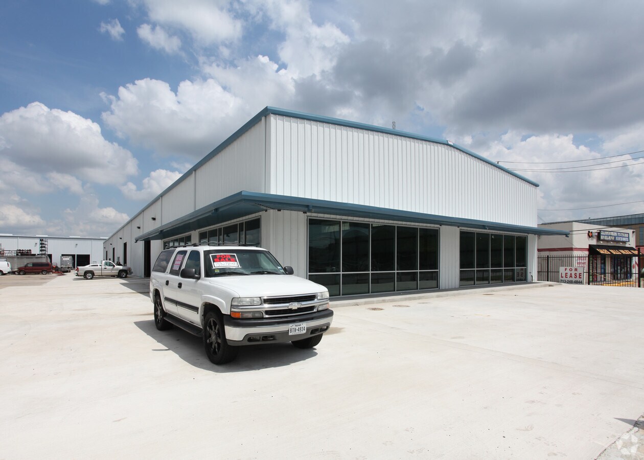 10030 St, Houston, TX 77036