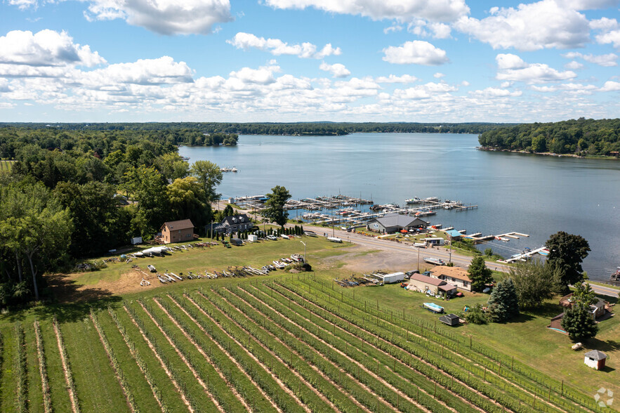 7129 Lake Bluff Rd, Wolcott, NY for sale - Building Photo - Image 1 of 1