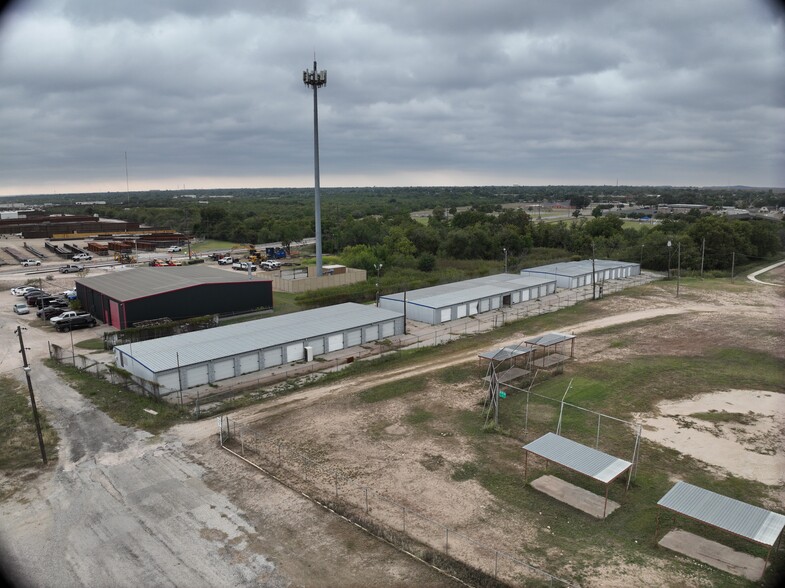 910 W 29th St, San Angelo, TX for sale - Matterport Community - Image 3 of 22