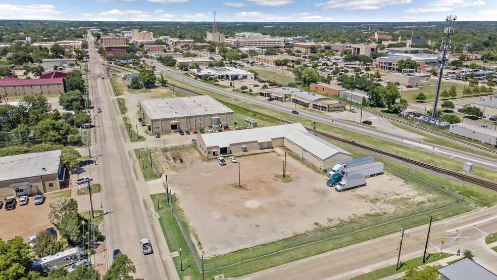 601 S Bryan Ave, Bryan, TX for lease - Building Photo - Image 1 of 11