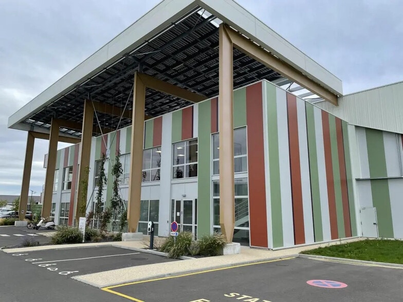 Industrial in Verrières-en-Anjou for sale - Building Photo - Image 1 of 27