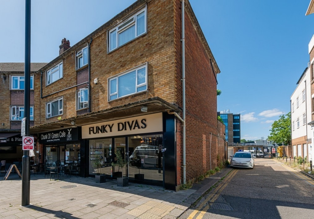 Ashfield Rd, London for lease Primary Photo- Image 1 of 4