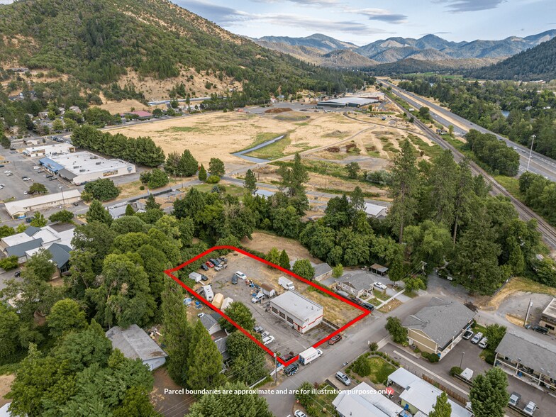 202 Park St, Rogue River, OR for sale - Primary Photo - Image 1 of 1