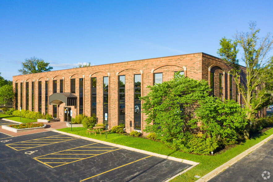 625 N North Ct, Palatine, IL for lease - Building Photo - Image 3 of 36