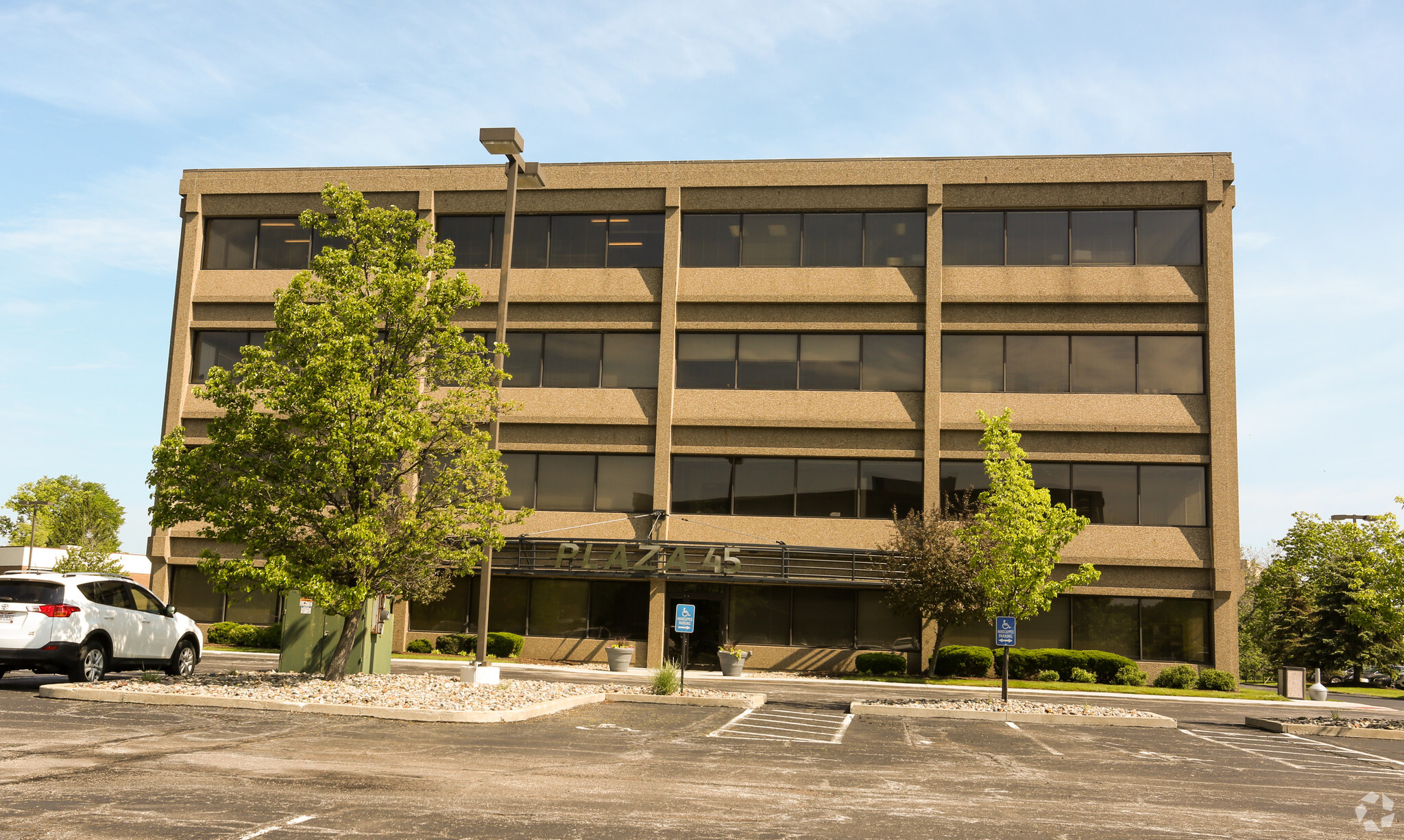 6111 Oak Tree Blvd, Independence, OH for lease Building Photo- Image 1 of 6