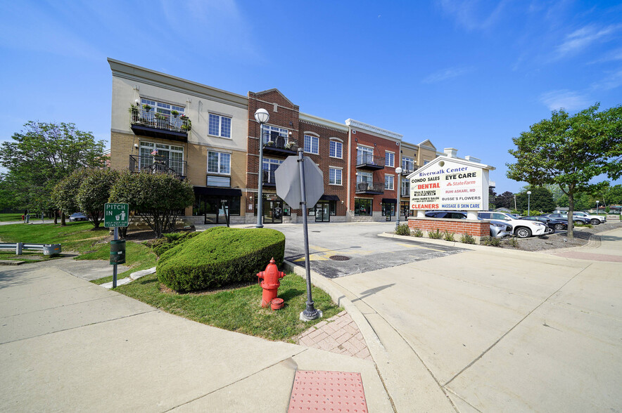 3409 Kirchoff Rd, Rolling Meadows, IL for sale - Building Photo - Image 2 of 7