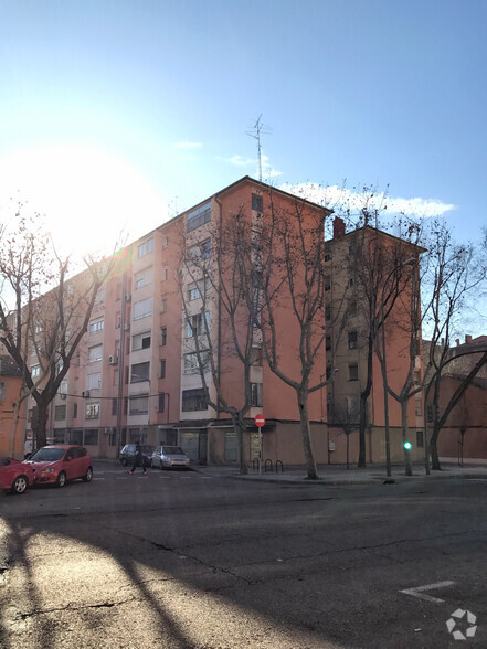 Plaza de las Hilanderas, 1, Madrid, Madrid for sale - Building Photo - Image 2 of 2