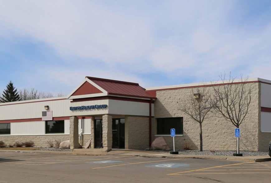 1902 Valley Pine Cir, International Falls, MN for sale - Primary Photo - Image 1 of 1