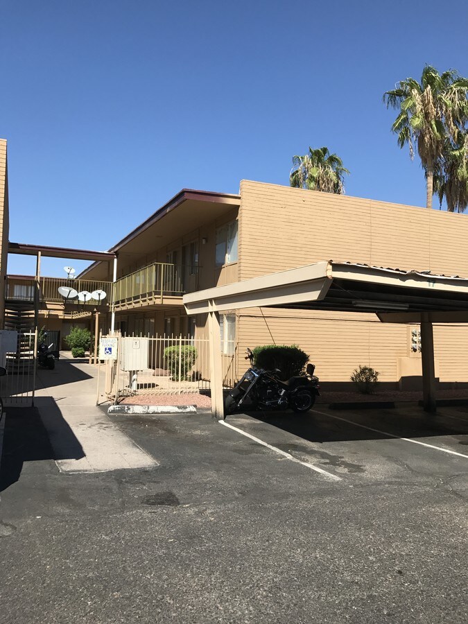 6310 N Black Canyon Hwy, Phoenix, AZ 85017