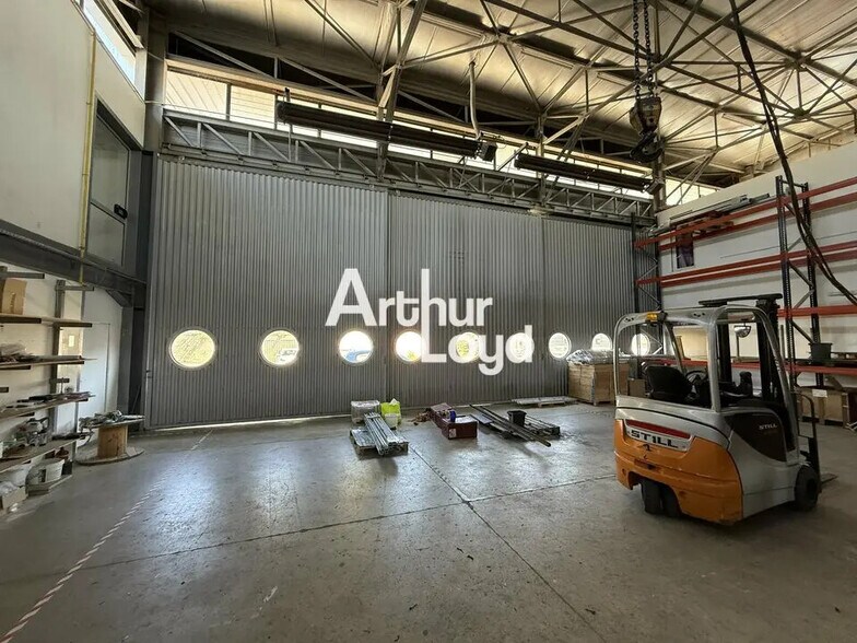 Flex in Saint-Raphaël for lease - Interior Photo - Image 2 of 4