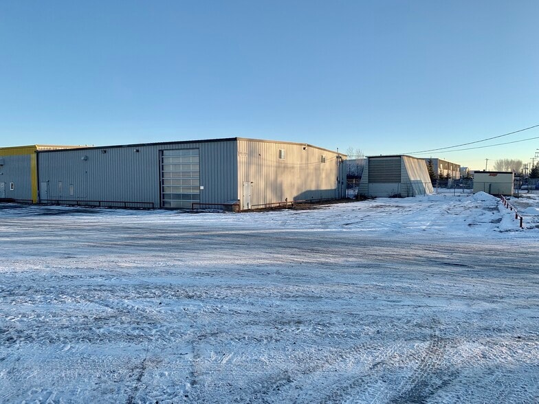 4008 Landry Ave, Red Deer County, AB for sale - Building Photo - Image 1 of 1