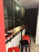 Retail in Madrid, Madrid for lease Interior Photo- Image 2 of 2