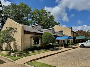 6011 S Broadway Ave, Tyler, TX for lease Building Photo- Image 2 of 4