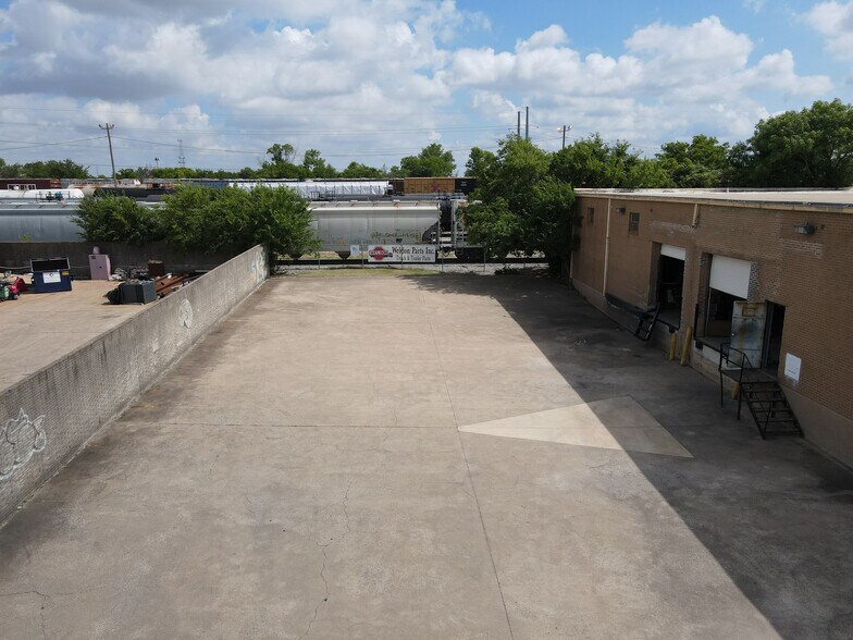 3825 Halifax St, Dallas, TX for sale - Building Photo - Image 3 of 3