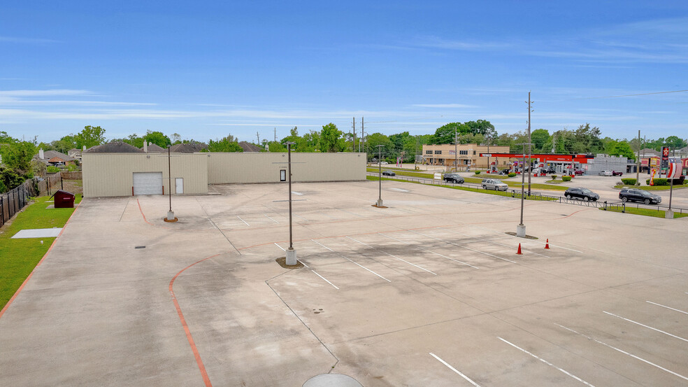 11900-11930 Bammel North Houston Rd, Houston, TX for lease - Building Photo - Image 3 of 20