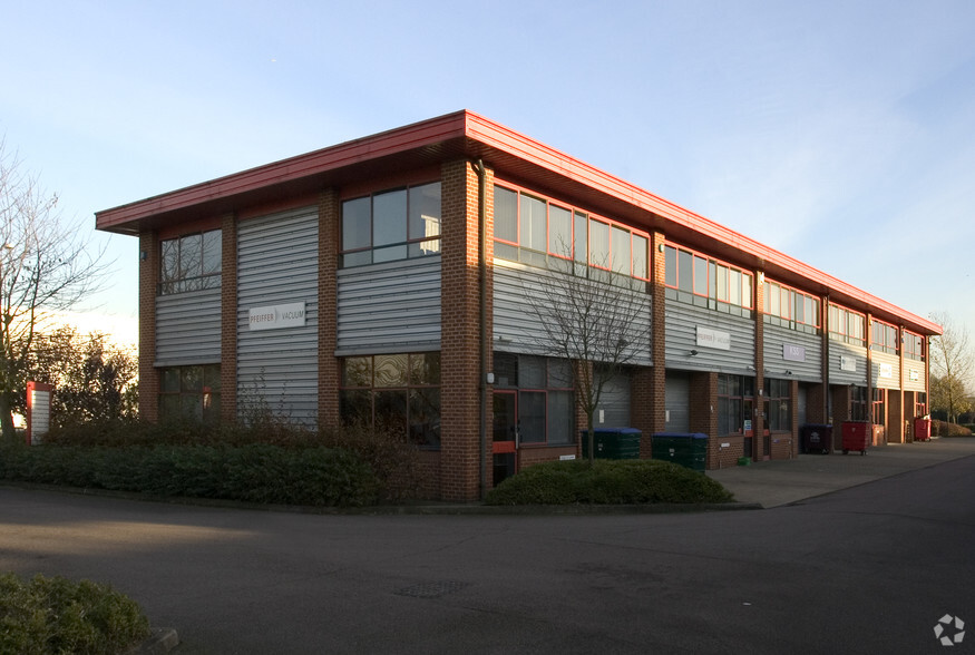 Howard Way, Newport Pagnell for lease - Building Photo - Image 2 of 4