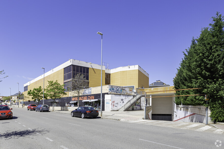 Retail in Cabanillas Del Campo, GUA for sale - Primary Photo - Image 1 of 2