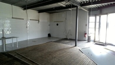 Flex in La Ciotat for lease Interior Photo- Image 2 of 3