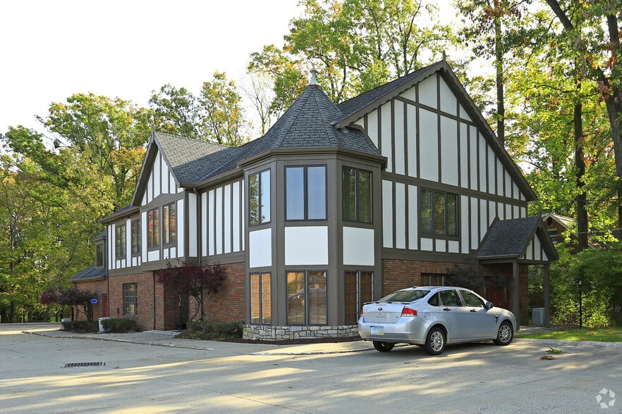 8193 Avery Rd, Broadview Heights, OH 44147