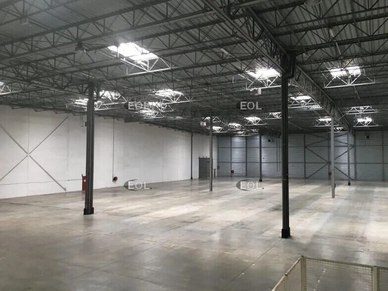 21 Rue De Passée À Balance, Ormes for lease - Interior Photo - Image 3 of 5