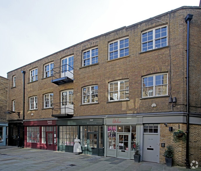 6 Smiths Ct, London for sale - Primary Photo - Image 1 of 1