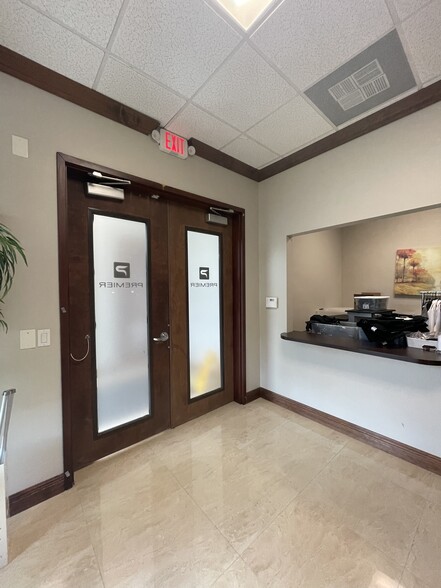 1045 S State Road 7, Wellington, FL for lease - Interior Photo - Image 2 of 5