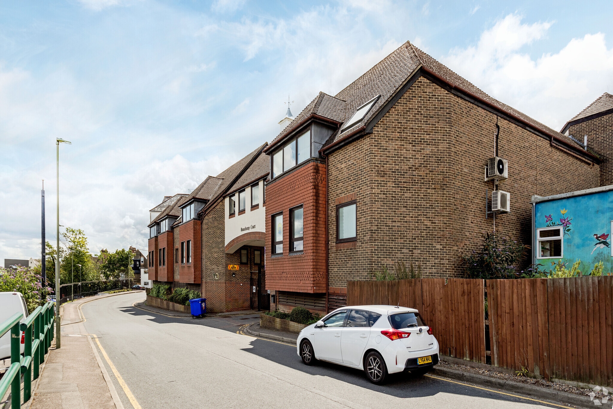 10 Victors Way, Barnet for sale Primary Photo- Image 1 of 1