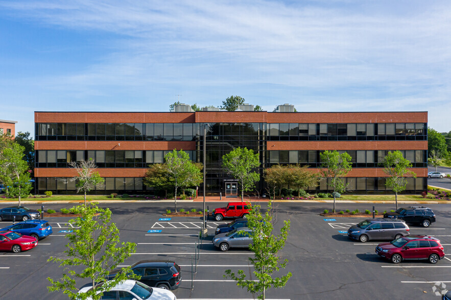 1 Lakeshore Ctr, Bridgewater, MA for lease - Building Photo - Image 3 of 16